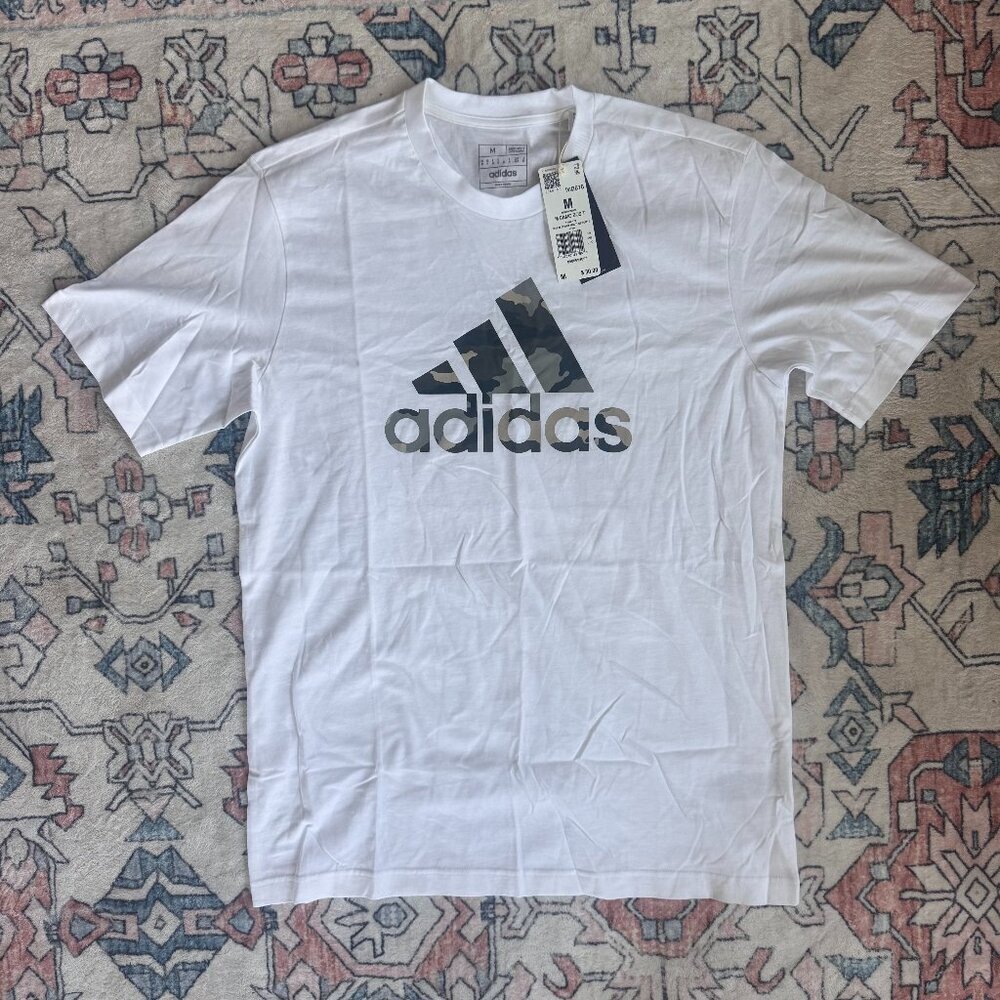 Adidas Men's Camo Logo Graphic Tee - size Medium NWT